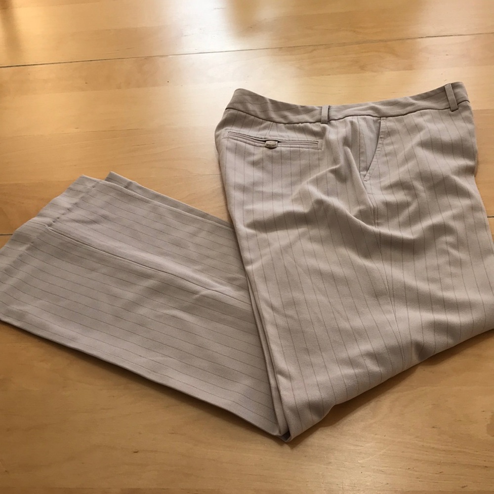 Nicole by Nicole Miller tan pinstripe dress pants flat front wide legs size 8